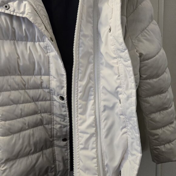Tommy Hilfiger Women’s Puffer Jacket White - Picture 2 of 4